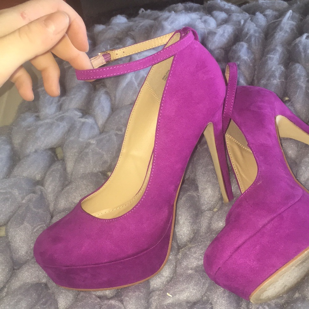 JustFab fuchsia heels